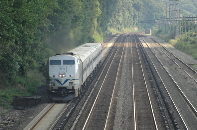 MNCR P32AC-DM 210 @ Riverdale (MNCR Hudson Line). Photo taken by Tamar Weinberg, 7/24/2005.