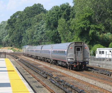 Amtrak P32AC-DM 700 and 716 @ Riverdale (MNCR Hudson Line). Photo taken by Brian Weinberg, 7/24/2005.