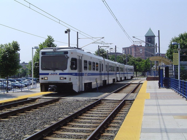 (Maryland) MTA 5015 @ (Baltimore). Photo taken by David Lung, June 2005.