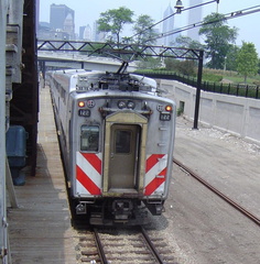 Metra 122 @ Roosevelt Road Station, Chicago, IL. Photo taken by David Lung, June 2005.
