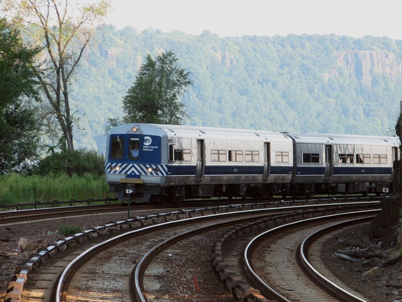 MNCR M-3 8055 @ Spuyten Duyvil (MNCR Hudson Line). Photo taken by Brian Weinberg, 8/3/2005. IMG_0020a.jpg
