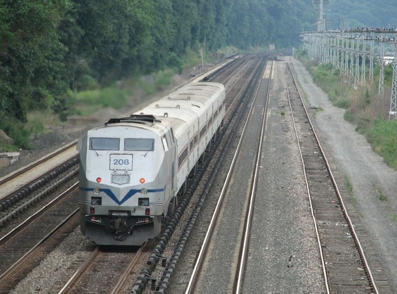 MNCR P32AC-DM 208 @ Riverdale (MNCR Hudson Line). Photo taken by Brian Weinberg, 8/7/2005.