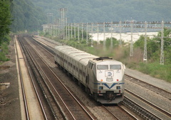 MNCR P32AC-DM 226 @ Riverdale (MNCR Hudson Line). Photo taken by Brian Weinberg, 8/7/2005.