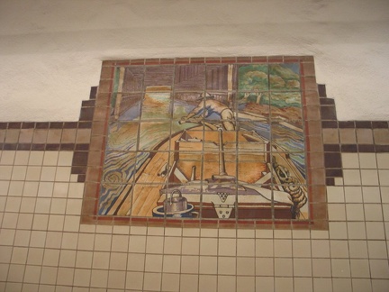 Washington Street station of the Newark City Subway. Artwork on the inbound platform. Photo taken by Brian Weinberg, 9/18/2005.