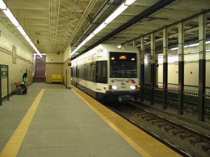 NJT NCS LRV 109A @ Washington Street. LRV is on the inbound track. Photo taken by Brian Weinberg, 9/18/2005.