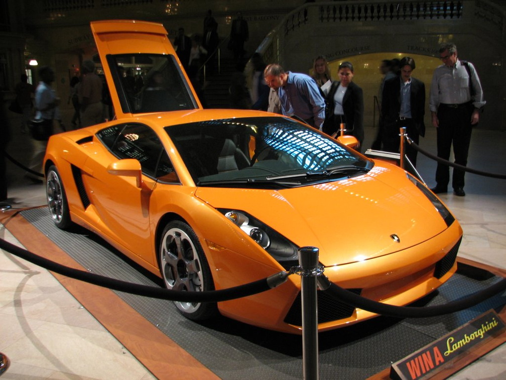 2005 Lamborghini Gallardo @ Grand Central Terminal. Photo taken by Brian Weinberg, 9/28/2005.