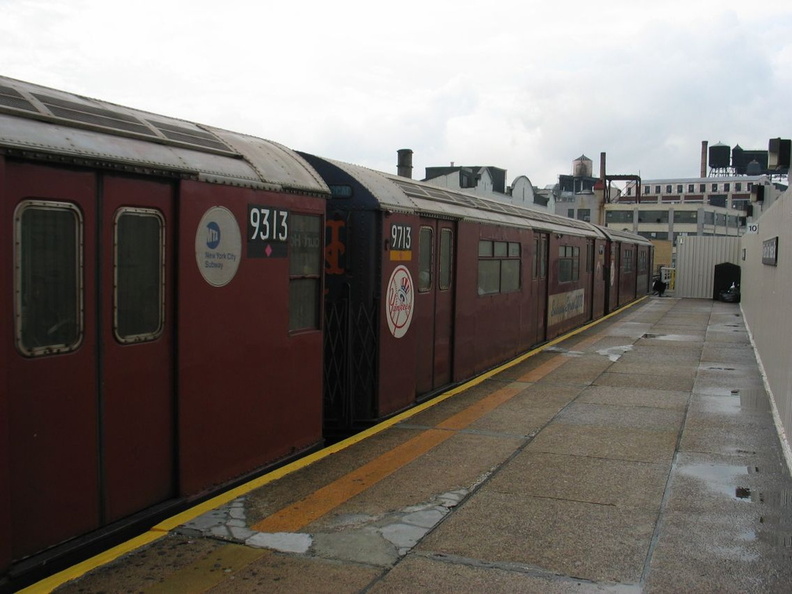 R-36WF 9713 @ 45 Rd - Court House Sq (7). Photo taken by Brian Weinberg, 8/4/2003.