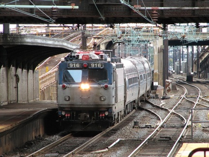 Amtrak AEM-7 916 @ Newark Penn Station. Photo taken by Brian Weinberg, 10/23/2005.