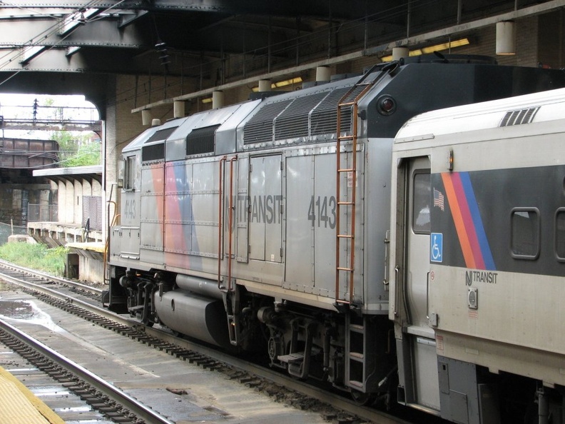 NJT GP40FH-2 4143 @ Newark Penn Station. Photo taken by Brian Weinberg, 10/23/2005.