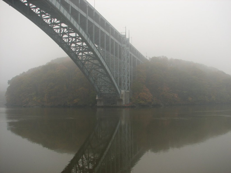 Manhattan end of the Henry Hudson Bridge in dense fog. Photo taken by Brian Weinberg, 11/6/2005. IMG_0977.jpg