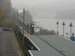 MNCR P32DM-AC 225 @ Spuyten Duyvil in dense fog. Photo taken by Brian Weinberg, 11/6/2005.