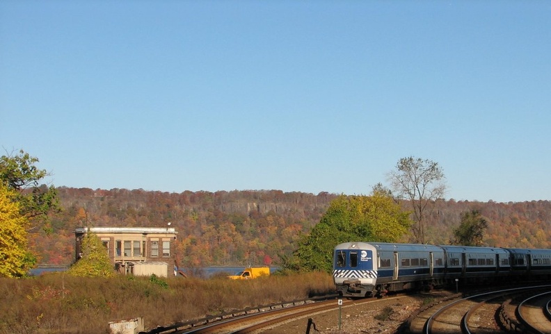 MNCR M-1 8297 @ Spuyten Duyvil (Hudson Line). Photo taken by Brian Weinberg, 11/7/2005. IMG_0998b.jpg