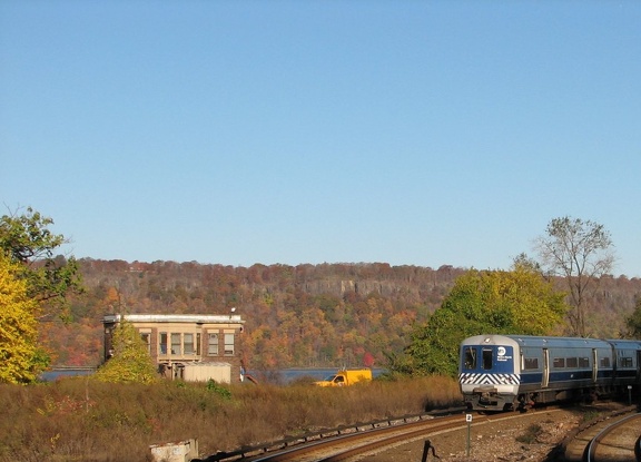 MNCR M-1 8297 @ Spuyten Duyvil (Hudson Line). Photo taken by Brian Weinberg, 11/7/2005.