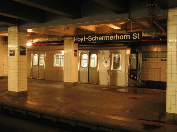 R-160B 8717 @ Hoyt-Schermerhorn (at the abandoned / disused Queens-bound platform). Car was on display for the public evaluation