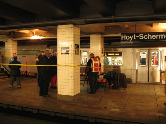 R-160B 8713 @ Hoyt-Schermerhorn (at the abandoned / disused Queens-bound platform). Car was on display for the public evaluation