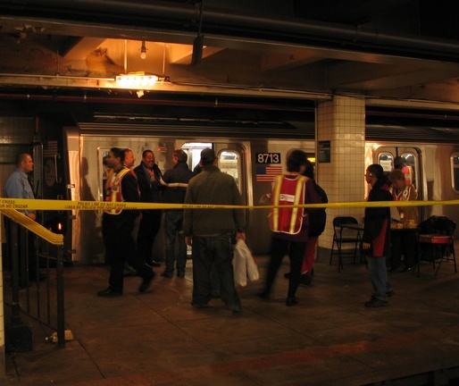 R-160B 8713 @ Hoyt-Schermerhorn (at the abandoned / disused Queens-bound platform). Car was on display for the public evaluation