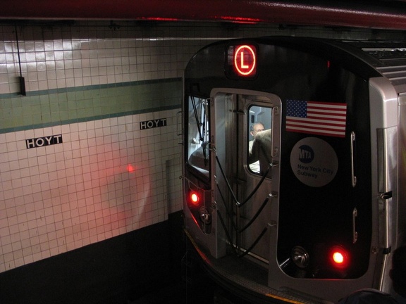 R-160B 8713 @ Hoyt-Schermerhorn (at the abandoned / disused Queens-bound platform). Car was on display for the public evaluation