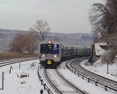 MNCR M-1a @ Spuyten Duyvil (Hudson Line). Photo taken by Brian Weinberg, 12/6/2005.