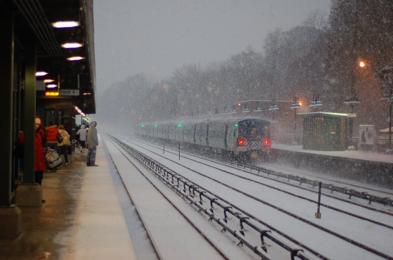 MNCR M-7a @ Riverdale (Hudson Line). Photo taken by Brian Weinberg, 12/9/2005. DSC_0025.jpg