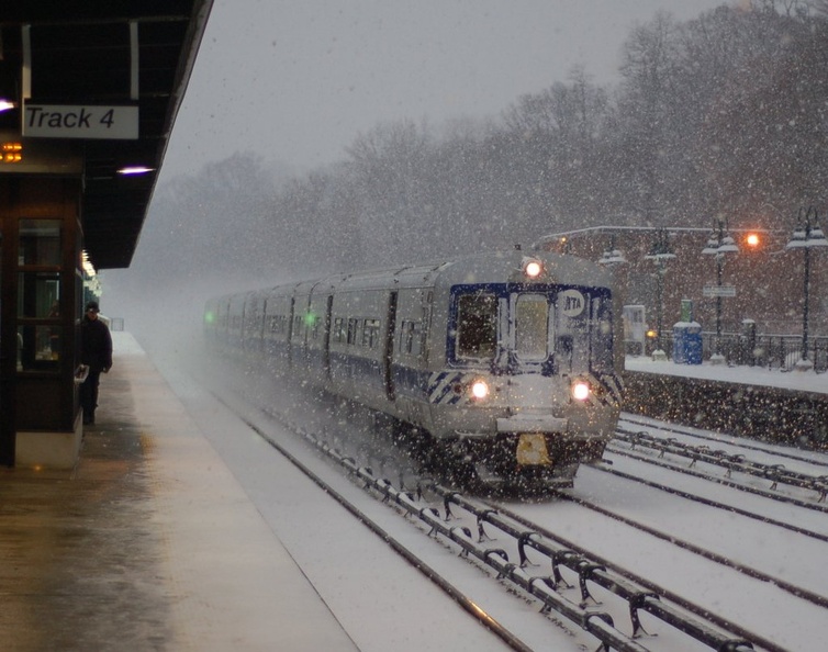 MNCR M-3a @ Riverdale (Hudson Line). Photo taken by Brian Weinberg, 12/9/2005.