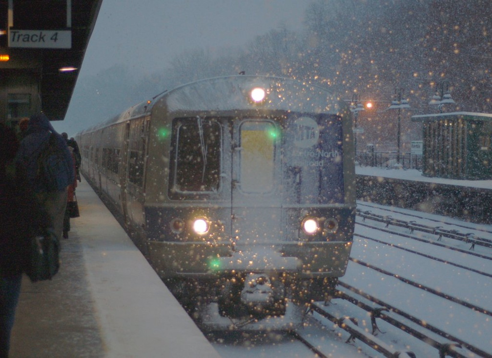 MNCR M-3a 8123 @ Riverdale (Hudson Line). Photo taken by Brian Weinberg, 12/9/2005.