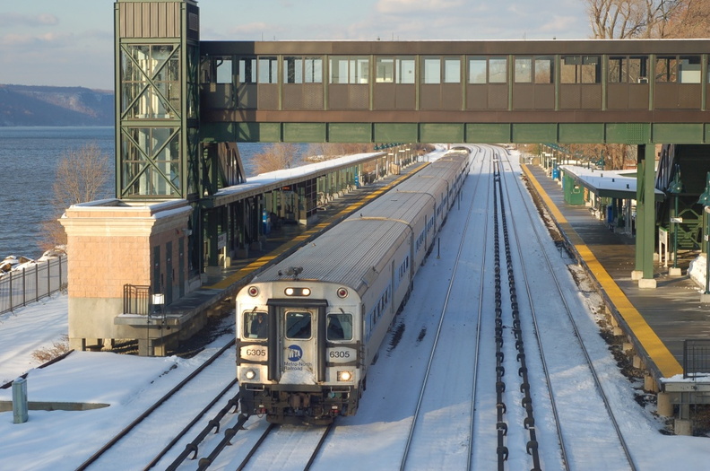 MNCR Shorliner Cab 6305 @ Riverdale (Hudson Line). Photo taken by Brian Weinberg, 12/9/2005.