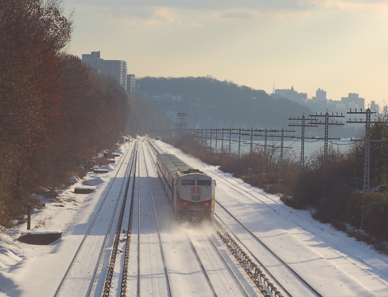 CDOT P32AC-DM 229 @ Riverdale (Hudson Line). Photo taken by Brian Weinberg, 12/9/2005.