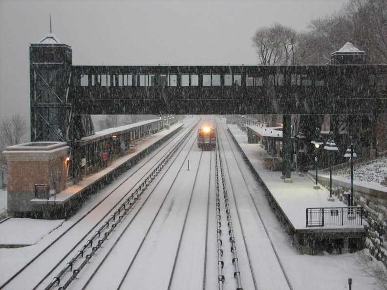 MNCR Shoreliner Cab 6320 @ Riverdale (Hudson Line). Photo taken by Brian Weinberg, 12/9/2005.