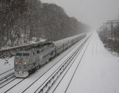 MNCR P32AC-DM 204 @ Riverdale (Hudson Line). Photo taken by Brian Weinberg, 12/9/2005.