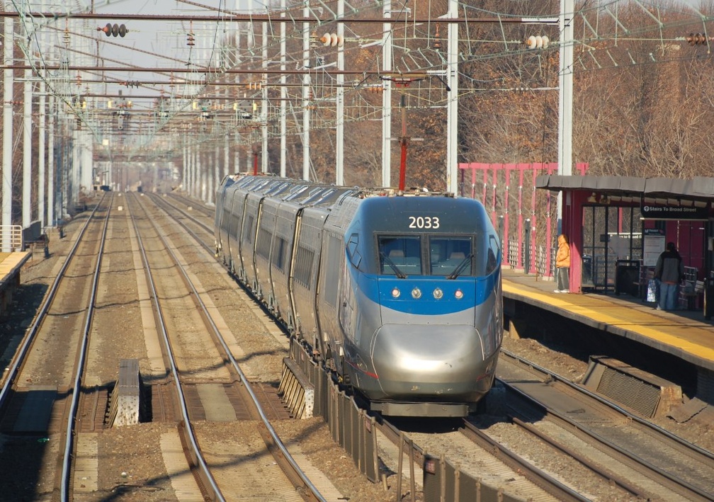 Amtrak Acela Express 2033 @ Elizabeth, NJ. Photo taken by Brian Weinberg, 12/18/2005.