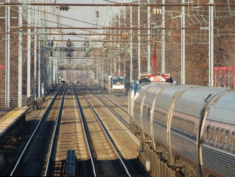 Amtrak AEM-7AC 912 @ Elizabeth, NJ. Photo taken by Brian Weinberg, 12/18/2005.