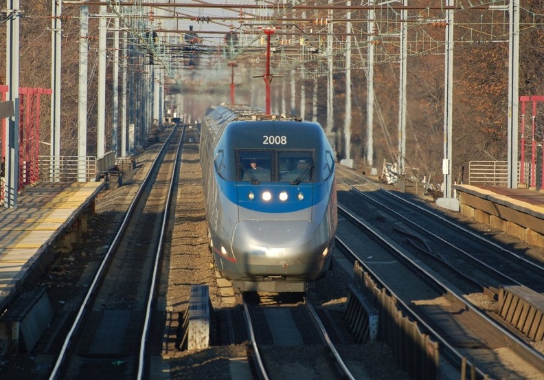 Amtrak Acela Express 2008 @ Elizabeth, NJ. Photo taken by Brian Weinberg, 12/18/2005.