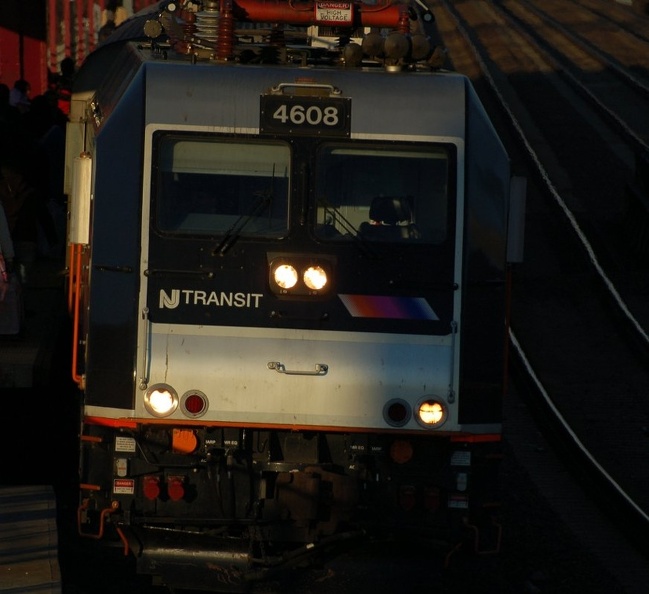 NJT ALP-46 4608 @ Elizabeth, NJ. Photo taken by Brian Weinberg, 12/18/2005.