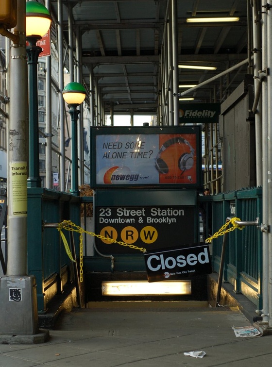 Entrance @ 23 St (N/R/W). Station was closed because of the TWU strike. Photo taken by Brian Weinberg, 12/22/2005.