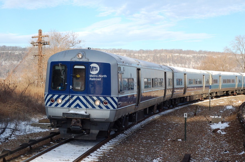MNCR M-3a 8053 @ Spuyten Duyvil (Hudson Line). Photo taken by Brian Weinberg, 1/16/2006. DSC_1732_1200.jpg