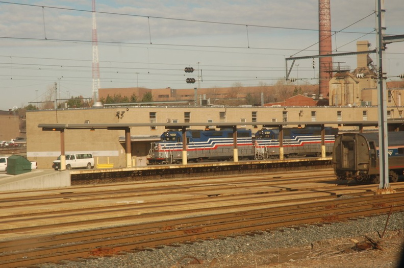 VRE V09 &amp; V20 @ Washington, DC. Photo taken by Brian Weinberg, 1/22/2006.