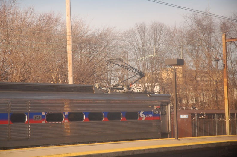 SEPTA Silverliner IV 404 @ Trenton. Photo taken by Tamar Weinberg, 1/22/2006.