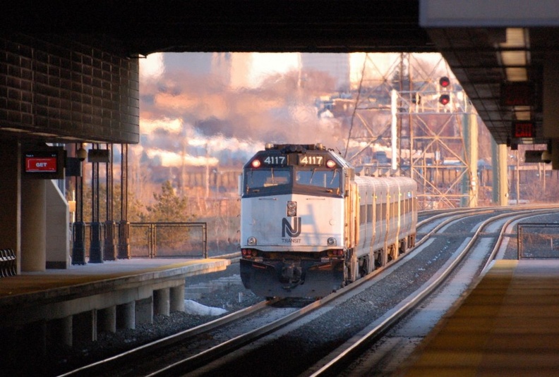 NJ Transit F40PH-2CAT 4117 @ Secaucus Transfer. Photo taken by Brian Weinberg, 2/19/2006.