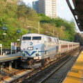 MNCR P32AC-DM 226 @ Spuyten Duyvil (Hudson Line). Note that the first two coaches behind the locomotive are the CEDAR HILL (6236