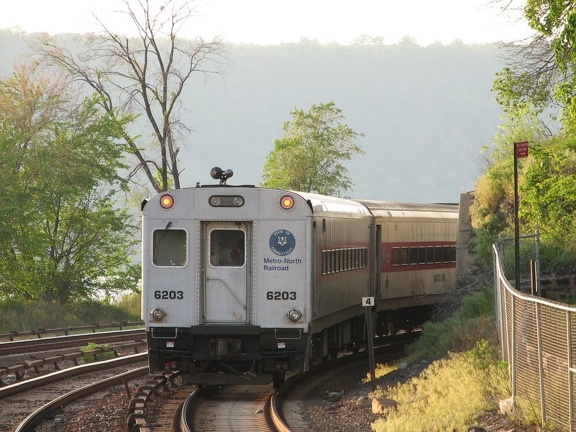 MNCR/CDOT Shoreliner I Cab 6203 (The Danbury Hatter) @ Spuyten Duyvil (Hudson Line). Photo taken by Brian Weinberg, 5/17/2006.