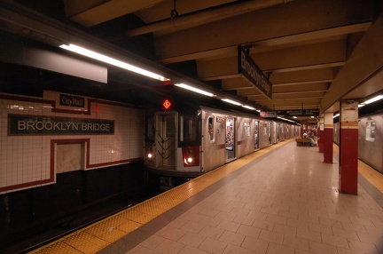 R-142A 7631 @ Brooklyn Bridge (6) - front of the northbound platform (looking south). Photo taken by Brian Weinberg, 6/28/2006.