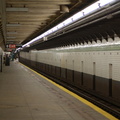 23 St (F/V) - uptown platform. Photo taken by Brian Weinberg, 7/3/2006.