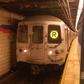 R-46 5886 @ Jamaica - 179 St (R). Note: The (R) was extended to 179 St due to track work. Photo taken by Brian Weinberg, 7/16/20