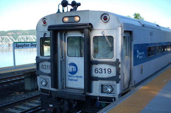 Metro-North Commuter Railroad Shoreliner cab 6319 @ Spuyten Duyvil (MNCR Hudson Line). Photo taken by Brian Weinberg, 7/24/2006.