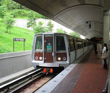 WMATA @ Fort Totten lower level (Green Line). Photo taken by Brian Weinberg, 8/18/2003.
