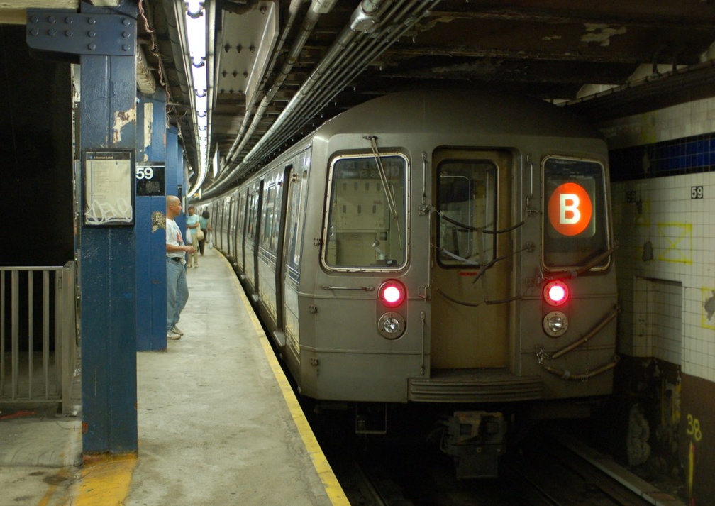 R-68 2874 @ 59 St - Columbus Circle (B). Photo taken by Brian Weinberg, 8/4/2006.