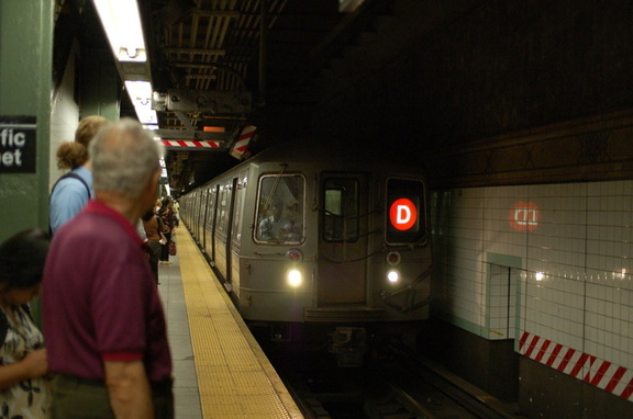 R-68 2740 @ Atlantic Av-Pacific St (D). Photo taken by Brian Weinberg, 8/17/2006.