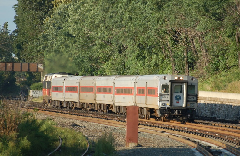 Metro-North Commuter Railroad (MNCR) / CDOT Shoreliner Cab 6221 @ Riverdale (Hudson Line). Photo taken by Brian Weinberg, 9/4/20