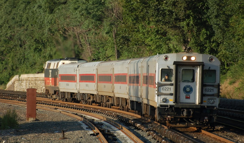 Metro-North Commuter Railroad (MNCR) / CDOT Shoreliner Cab 6221 @ Riverdale (Hudson Line). Photo taken by Brian Weinberg, 9/4/2006. DSC_7422a.jpg