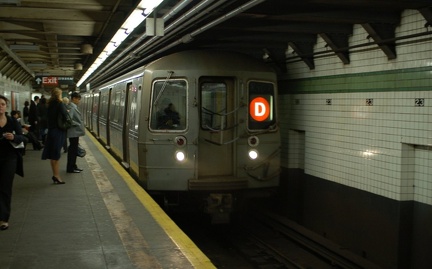 R-68 2750 @ 23 St (D). Note: train was in-service but did not stop. Photo taken by Brian Weinberg, 11/9/2006.